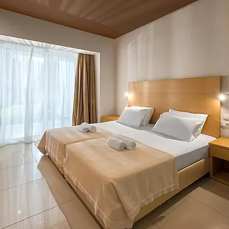 Anavadia 4*
